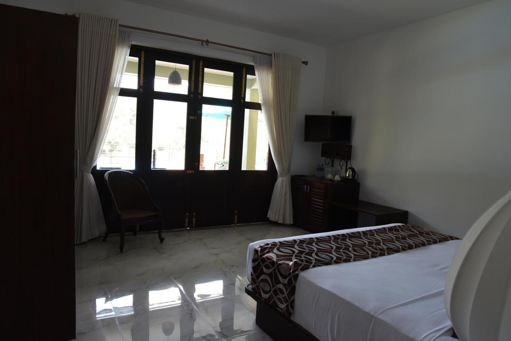 Huluganga Ridge, Kandy 3*