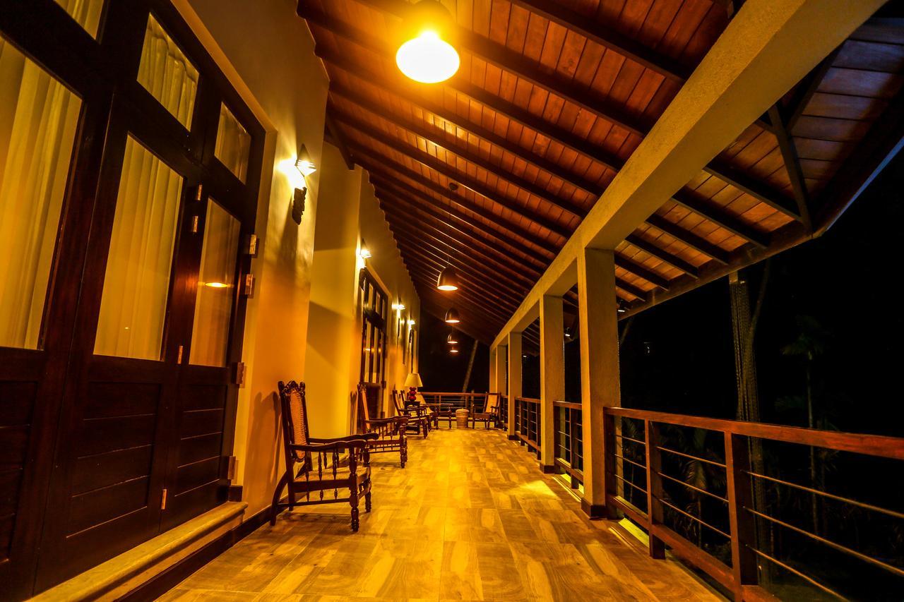 Huluganga Ridge, Kandy Pensión Karalliyadda