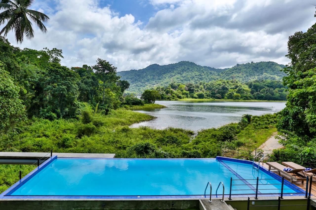 Huluganga Ridge, Kandy Pensión Karalliyadda